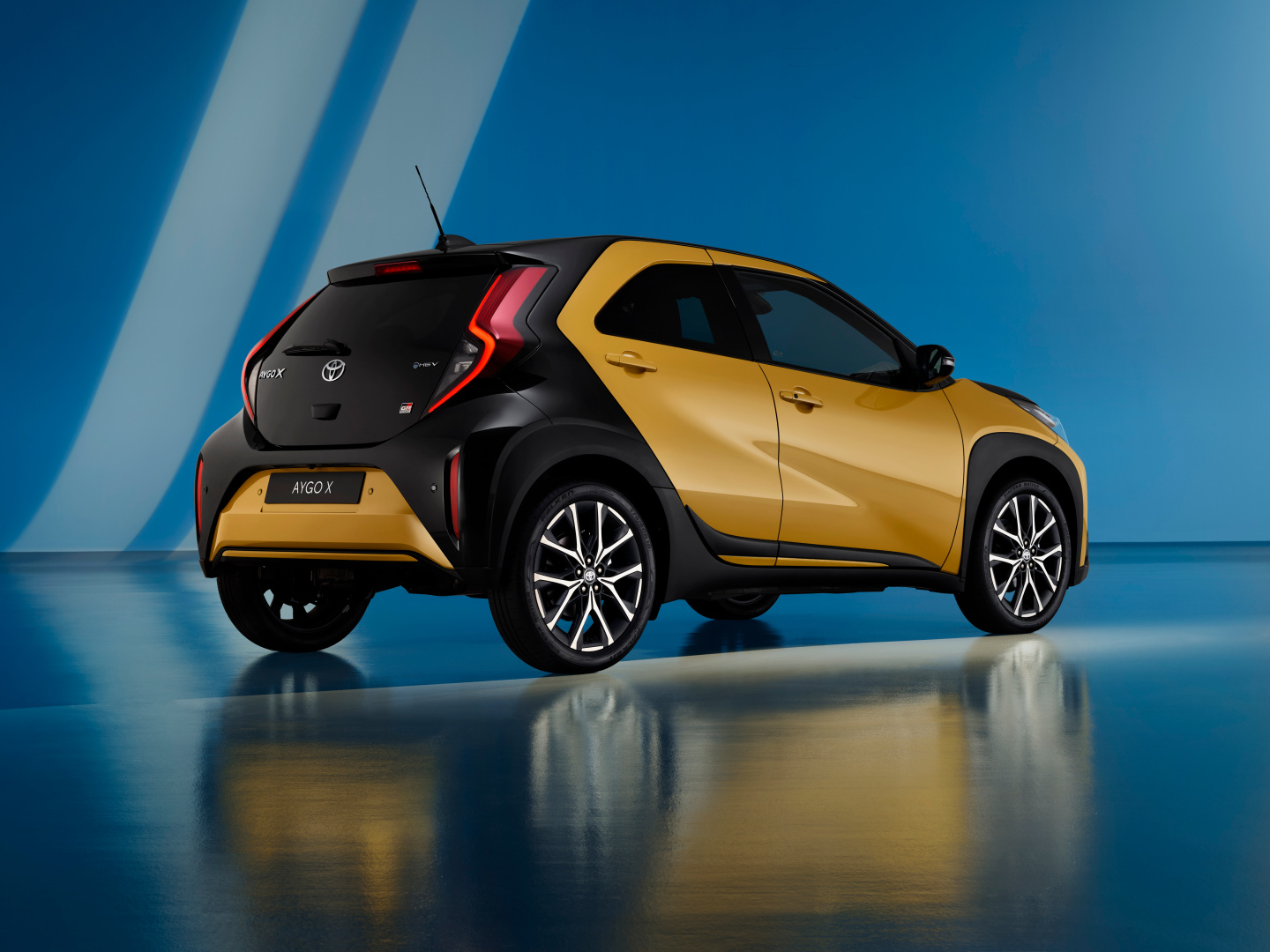 SMALL_2025aygoxgrsport-004